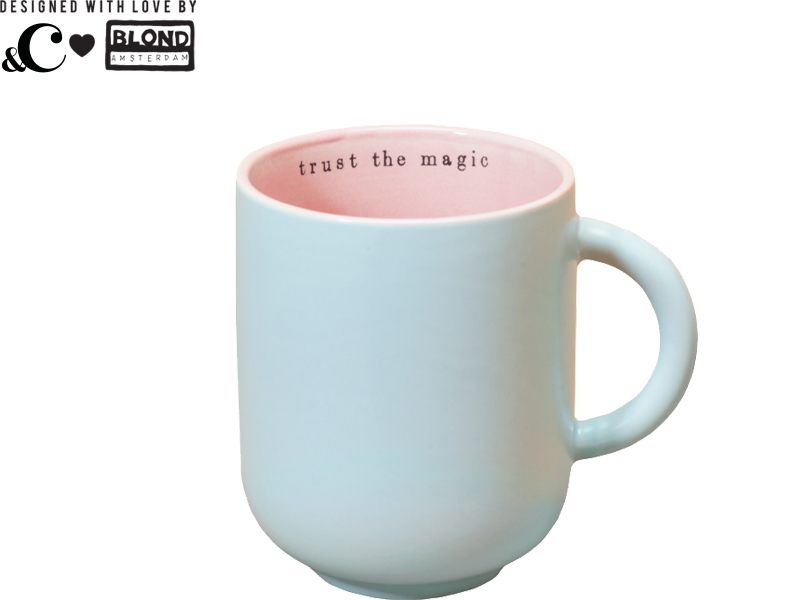 Lichtblauw kopje met oor - Trust the magic
